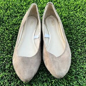 Women’s light brown/grey with stud details Mossimo size 5 1/2